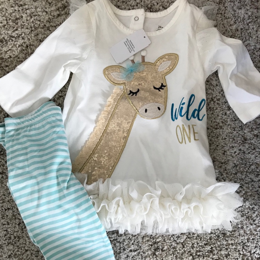 NWT Giraffe Outfit